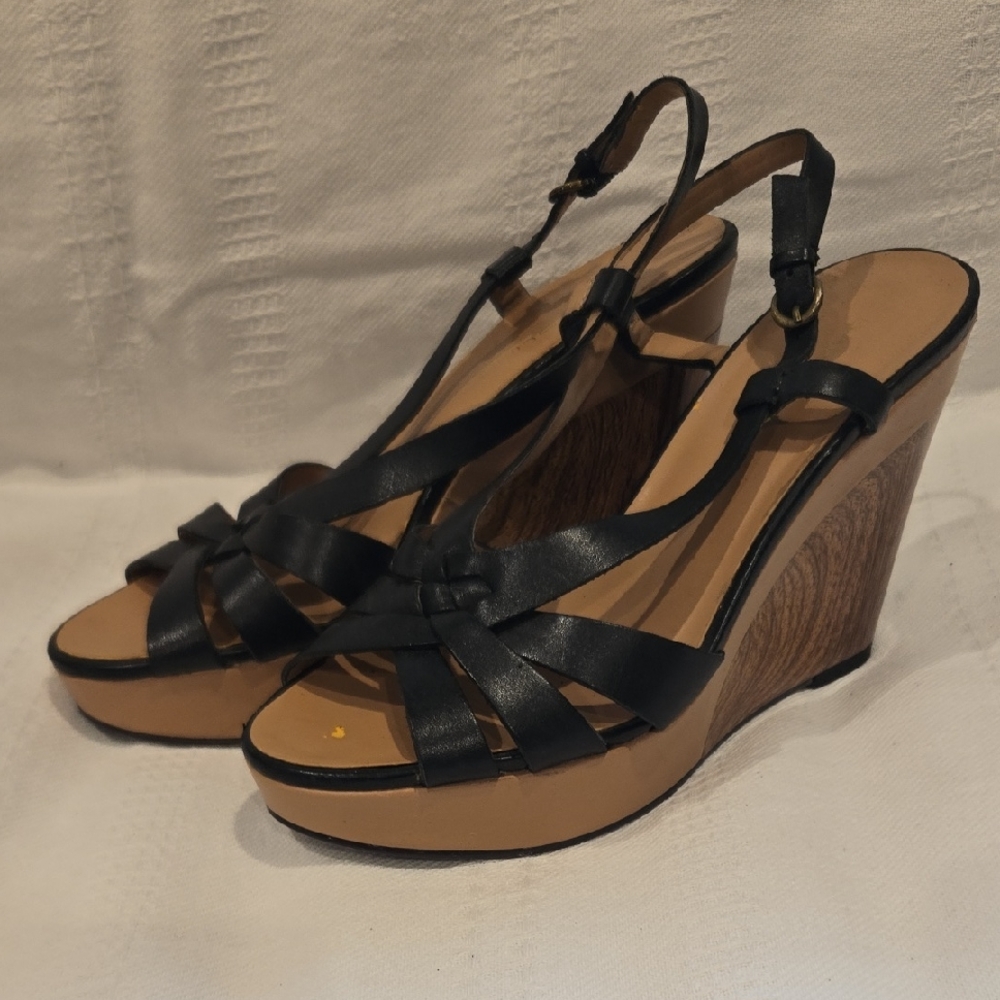Bandolino Black and Tan Wedge Sandals